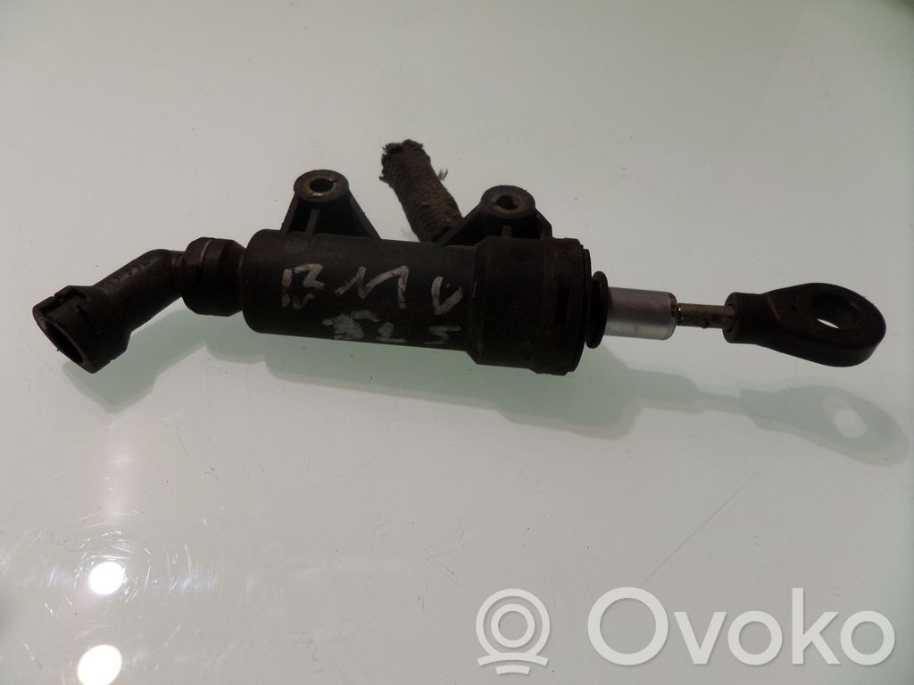 BMW 5 E39 Cilindro maestro de embrague 