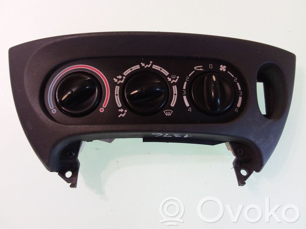 Renault Scenic I Climate control unit 