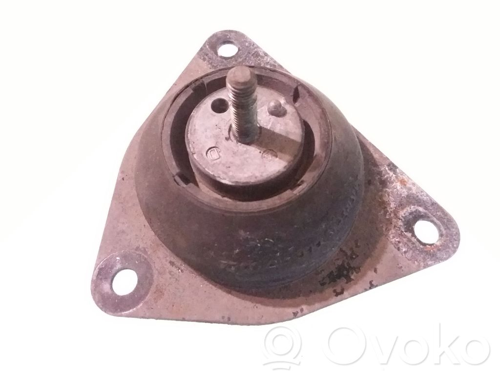 Renault Laguna I Engine mount bracket 