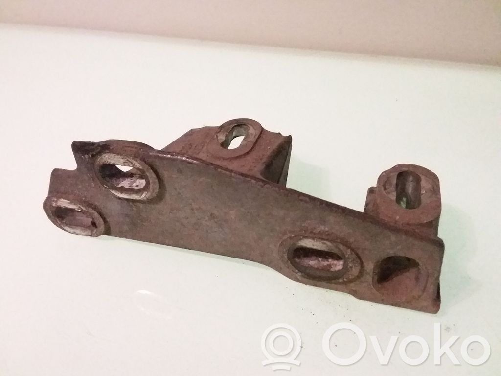 Ford Galaxy Engine mounting bracket 