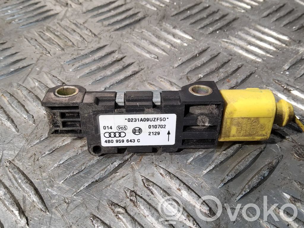 Audi A6 S6 C5 4B Airbag deployment crash/impact sensor 