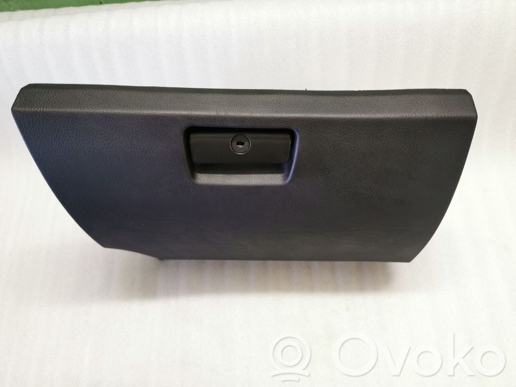 BMW X5 E53 Glove box 
