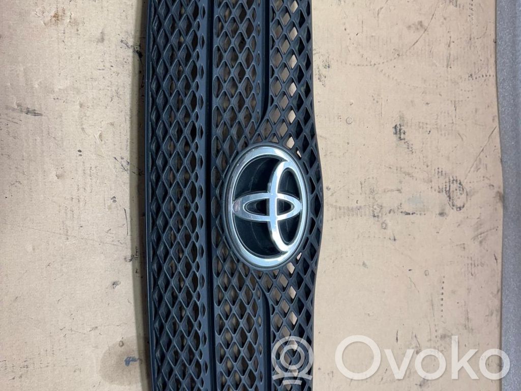 Toyota Corolla E120 E130 Dzinēja pārsega dekoratīvais režģis 