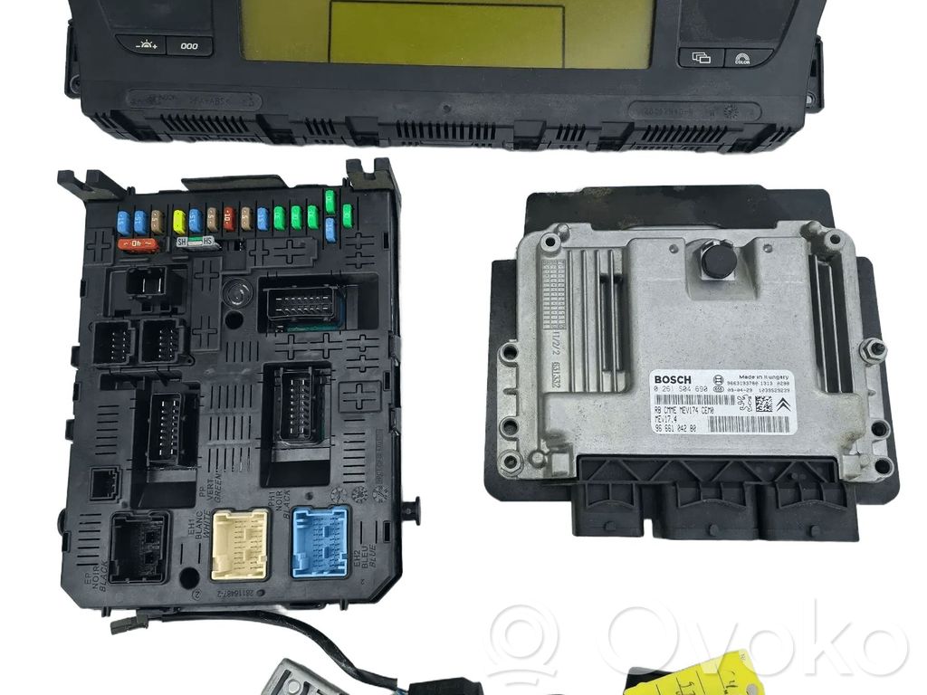 Engine control unit/module ECU   0261S04690