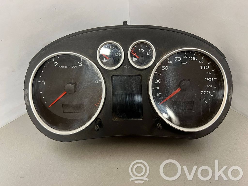 Audi A2 Speedometer (instrument cluster) 