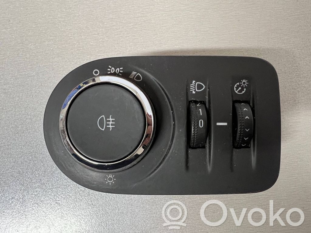 Light switch   13310330,3117