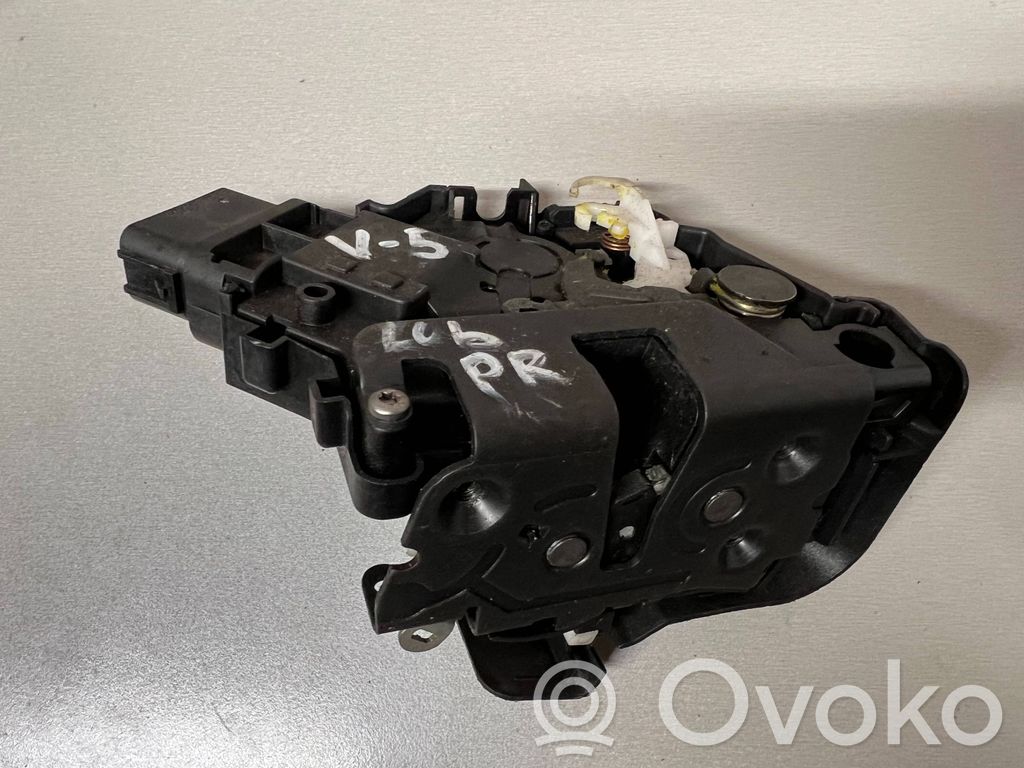 Volvo V70 Zamek drzwi przednich 