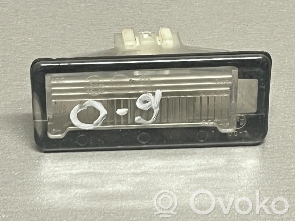 Opel Combo D Luce targa 