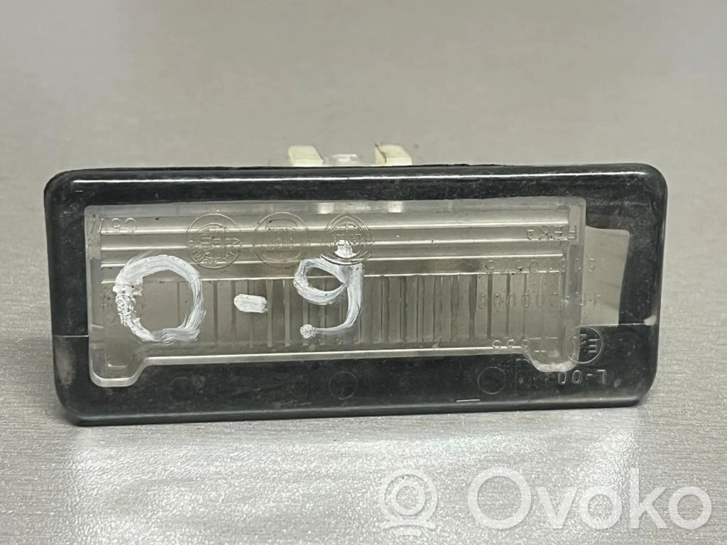 Opel Combo D Lampa oświetlenia tylnej tablicy rejestracyjnej 