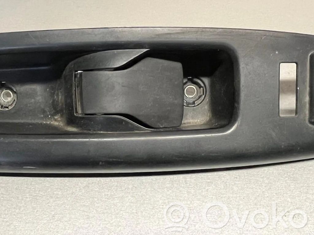 Opel Combo D Front door interior handle 
