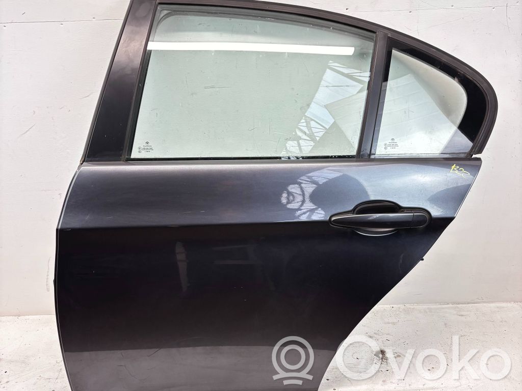 Galinės durys   41007203647,7203647,41527152989,41004402513,4402513,7152989