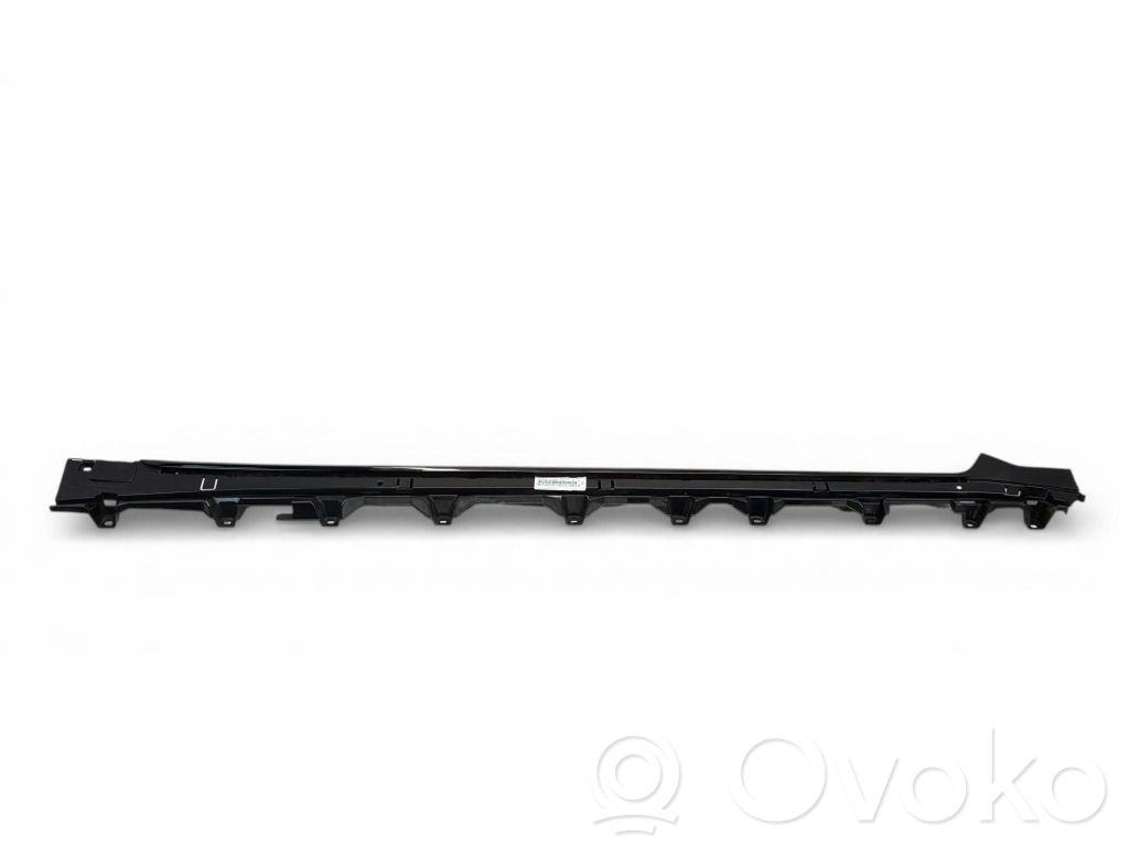 BMW i4 Sill/side skirt trim 