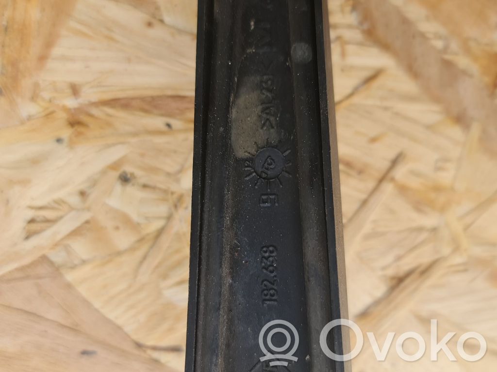 Opel Astra G Front wiper blade arm 