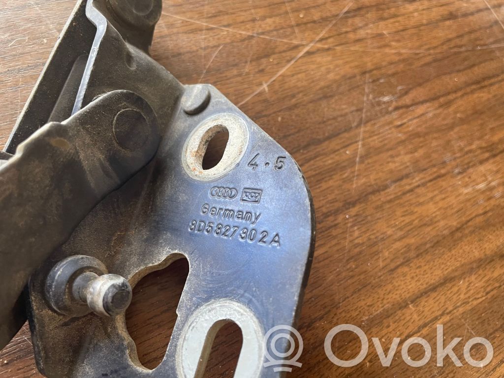 Audi A4 S4 B5 8D Aizmugurējā pārsega eņģe (-ess) 