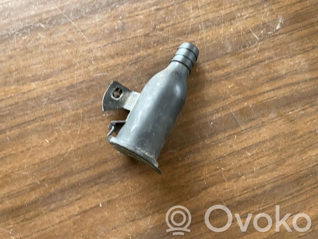 BMW 5 E39 Rurka wlewu płynu do spryskiwaczy szyb 