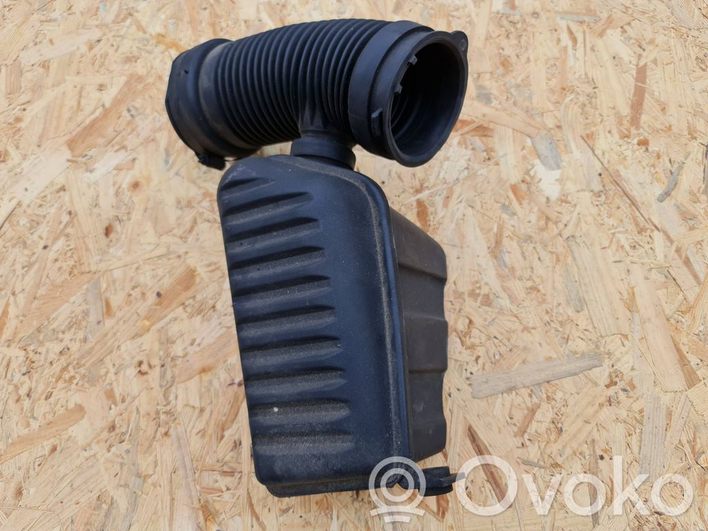 Chrysler 300M Air intake duct part 