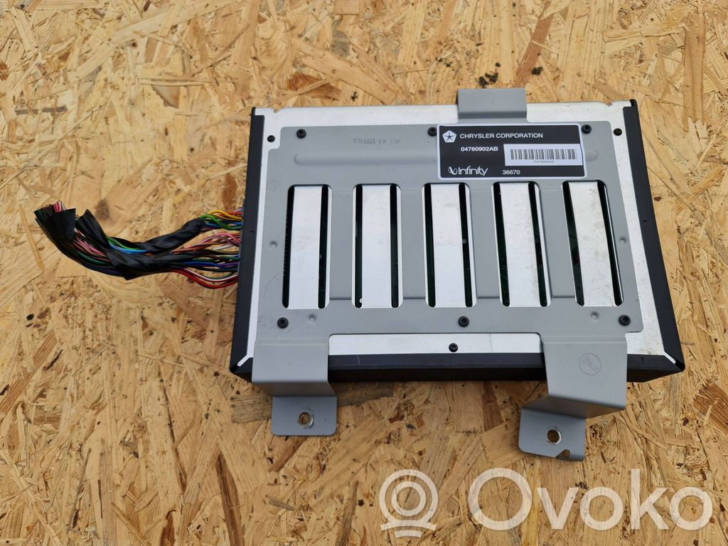 Chrysler 300M Amplificatore 