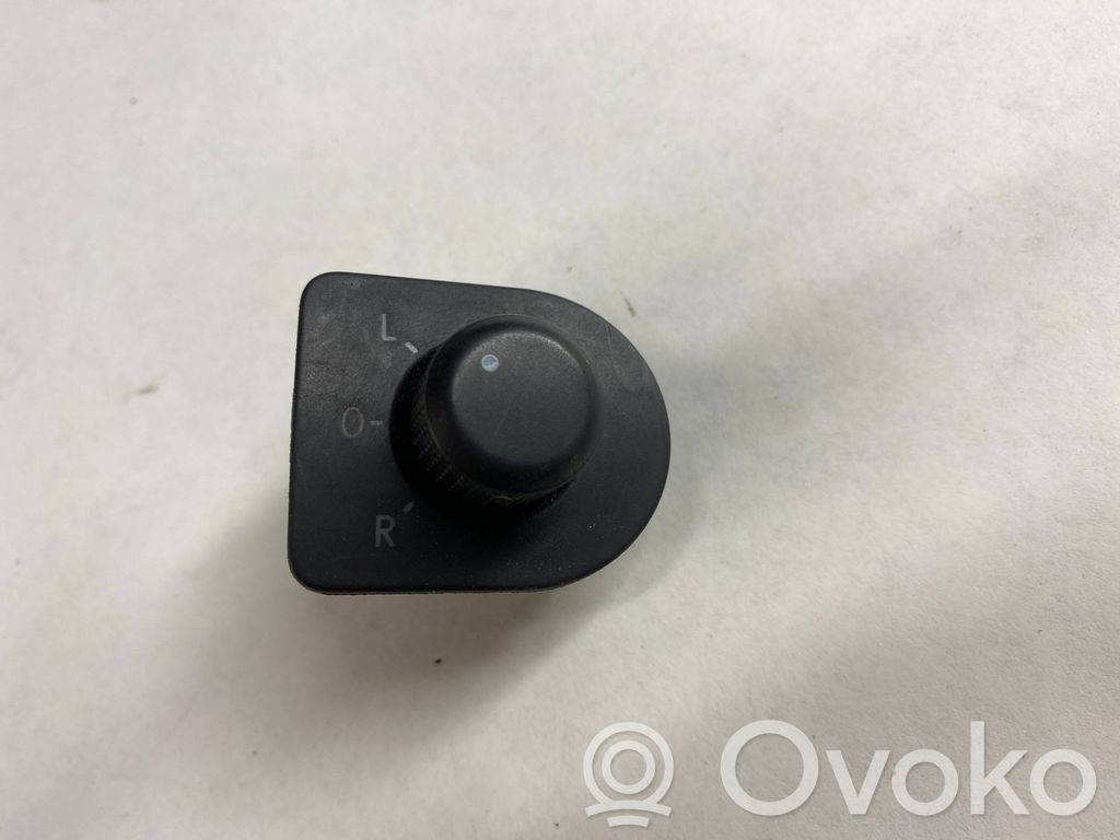 Volkswagen Bora Wing mirror switch 