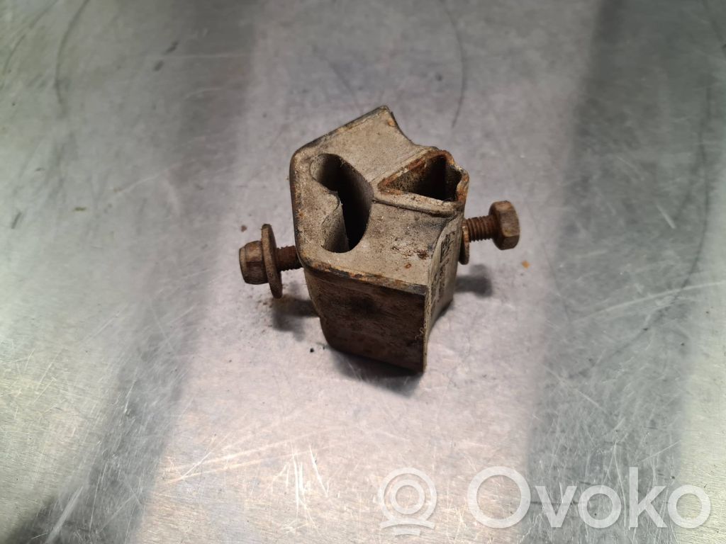 Audi 80 90 B3 Engine mount bracket 