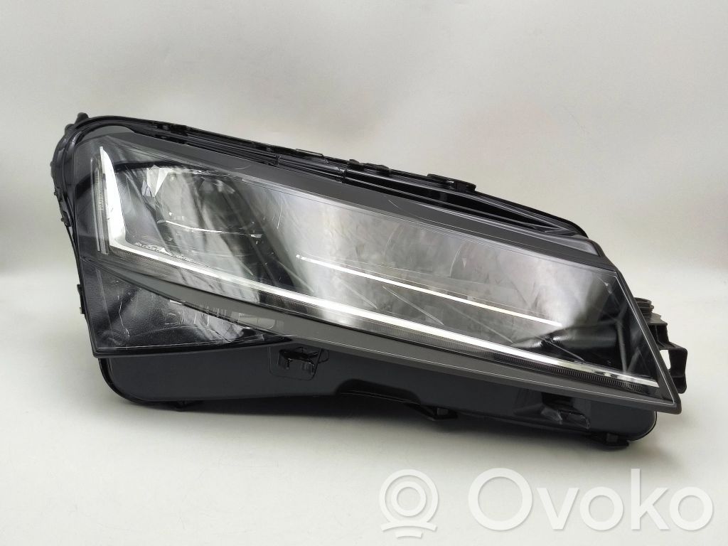 Skoda Superb B8 (3V) Headlight/headlamp 