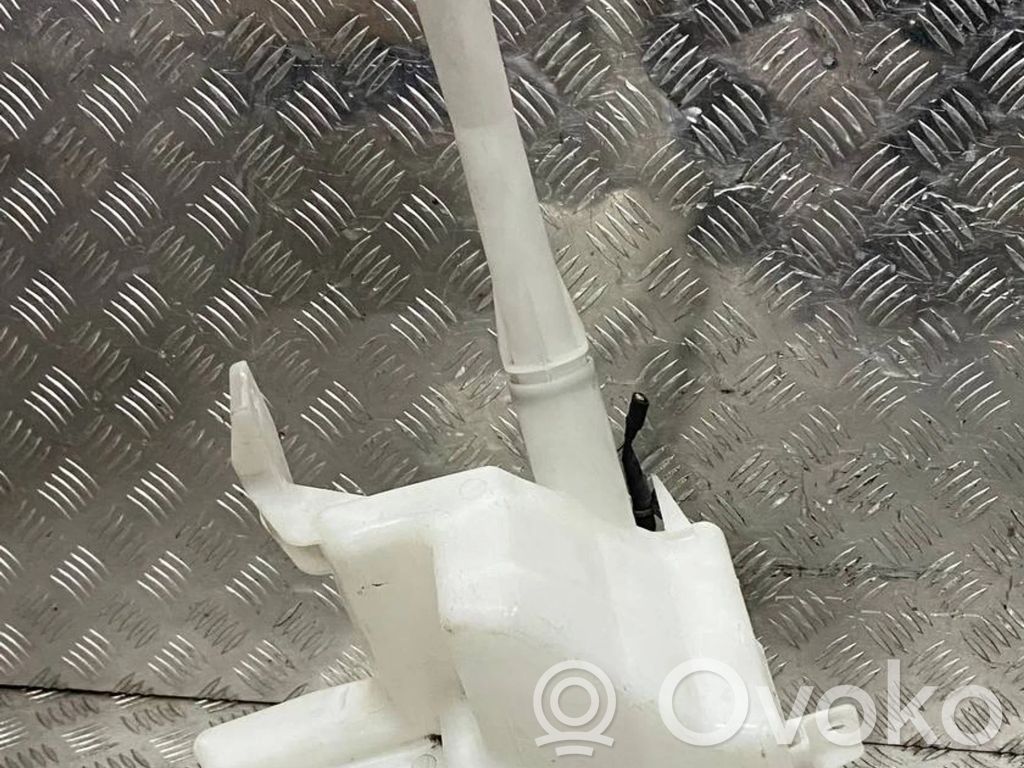 Nissan Skyline Windshield washer fluid reservoir/tank 