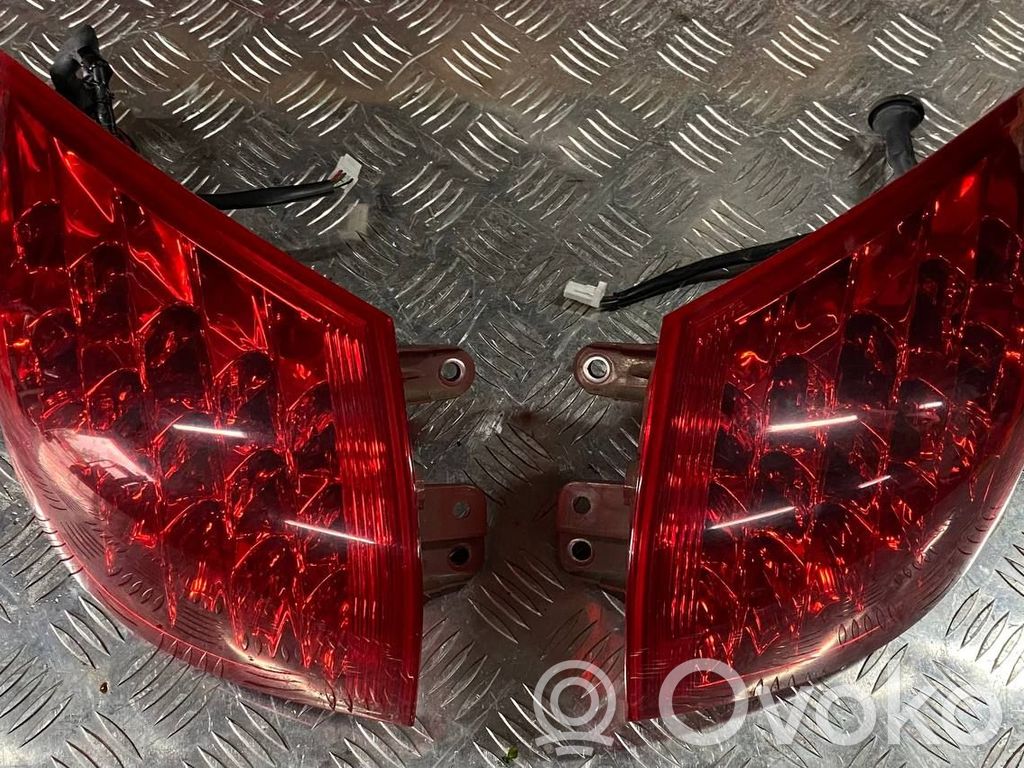 Infiniti EX Aizmugurējo lukturu komplekts 