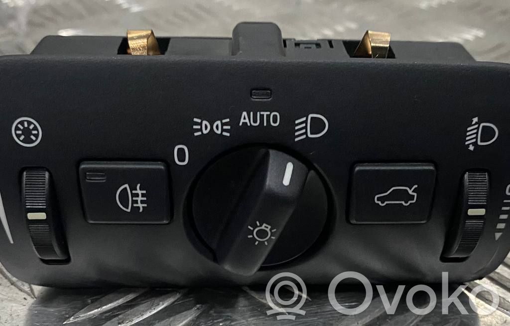 Light switch   VOLVOV40,30739425,MRKU6050065