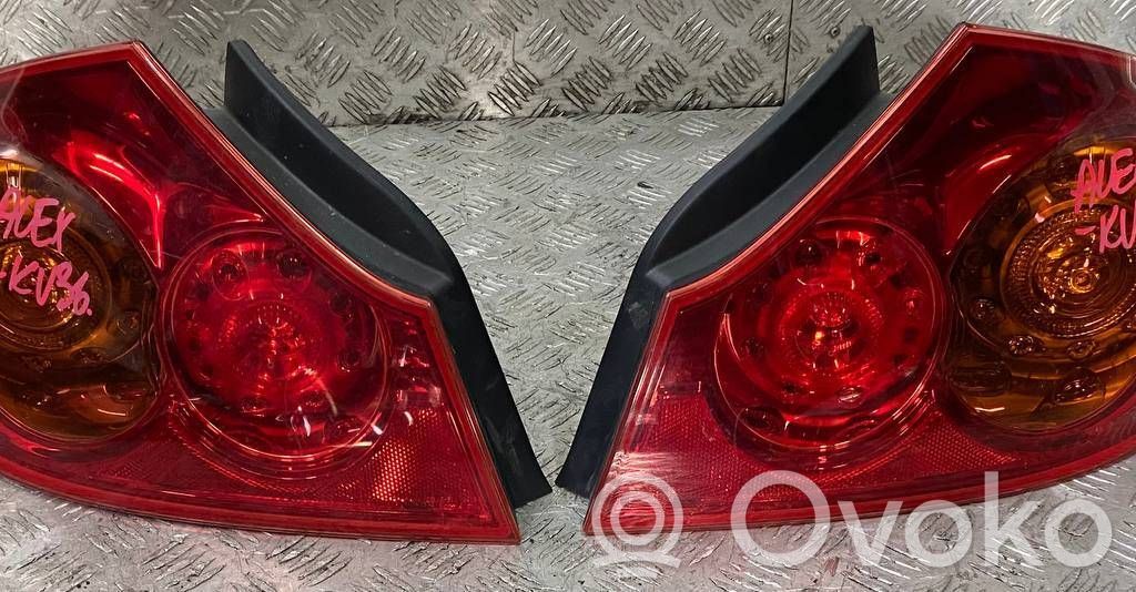 Infiniti G37 Galinių žibintų komplektas 