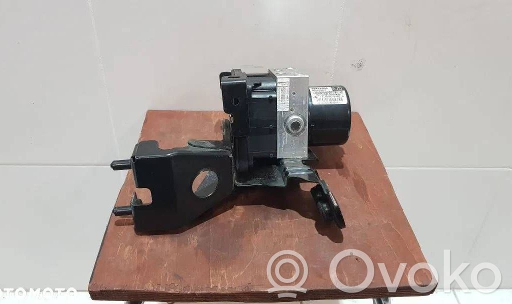 Opel Astra J ABS bloks 