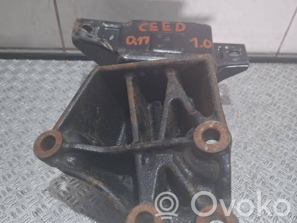 KIA Ceed Moottorin kiinnikekorvake 
