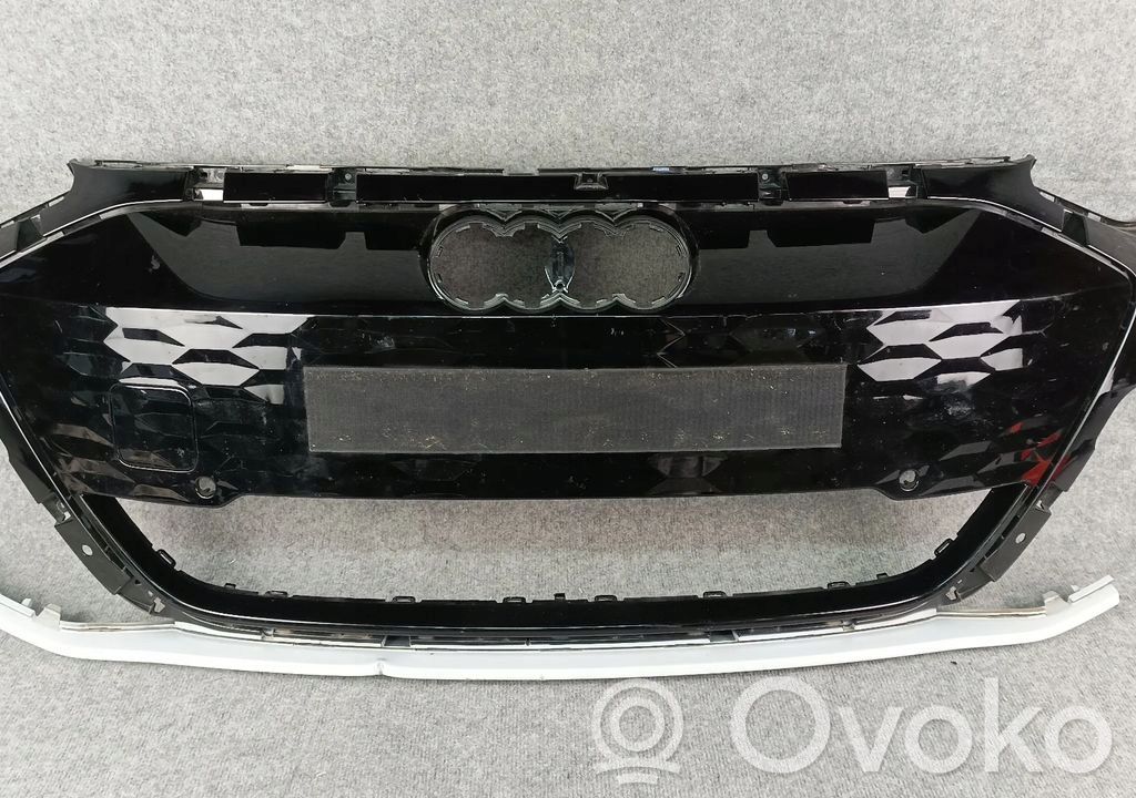 Audi E-tron GT Grotelės viršutinės 