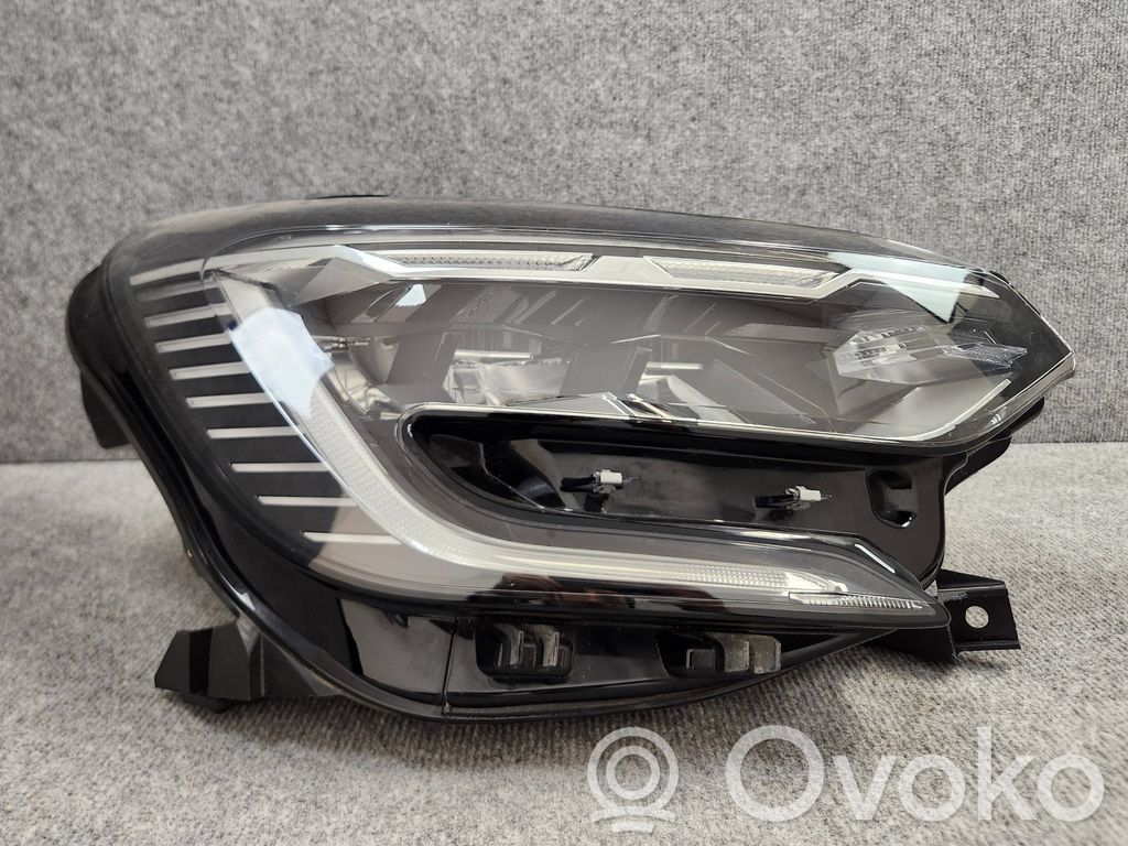 Renault Captur II Scheinwerfer 