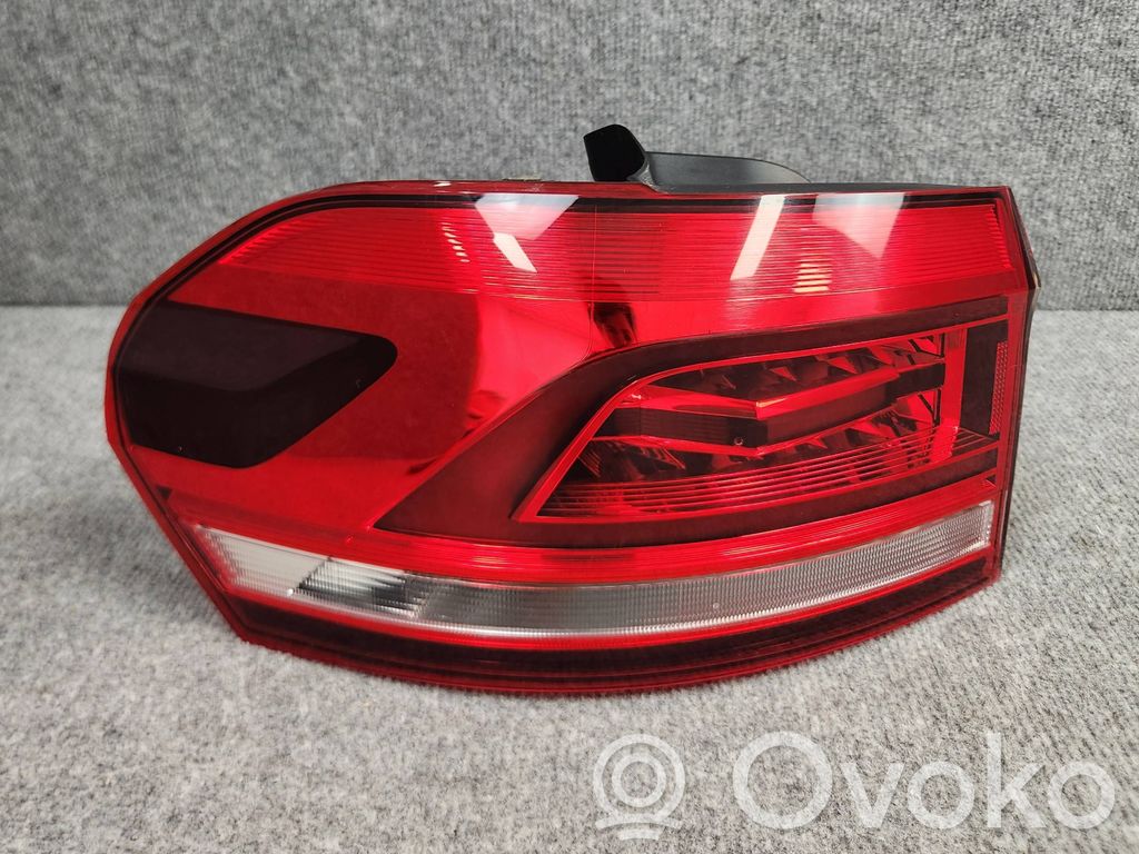 Volkswagen Touran III Lampa tylna 