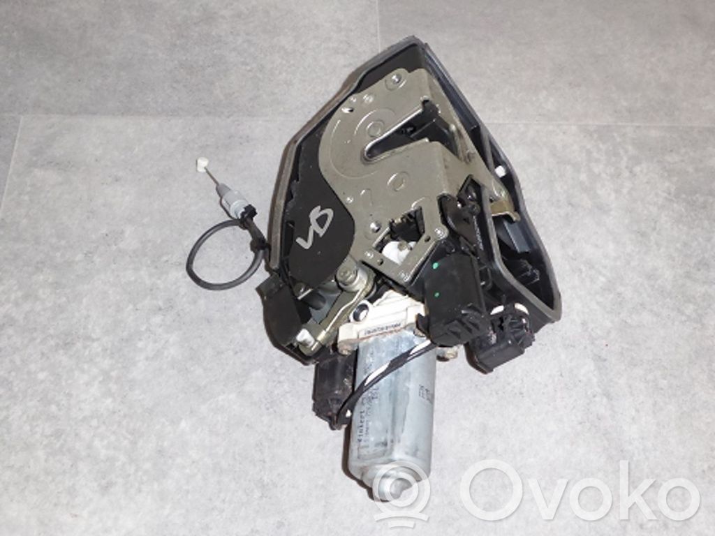 BMW 7 E65 E66 Takaoven lukko 