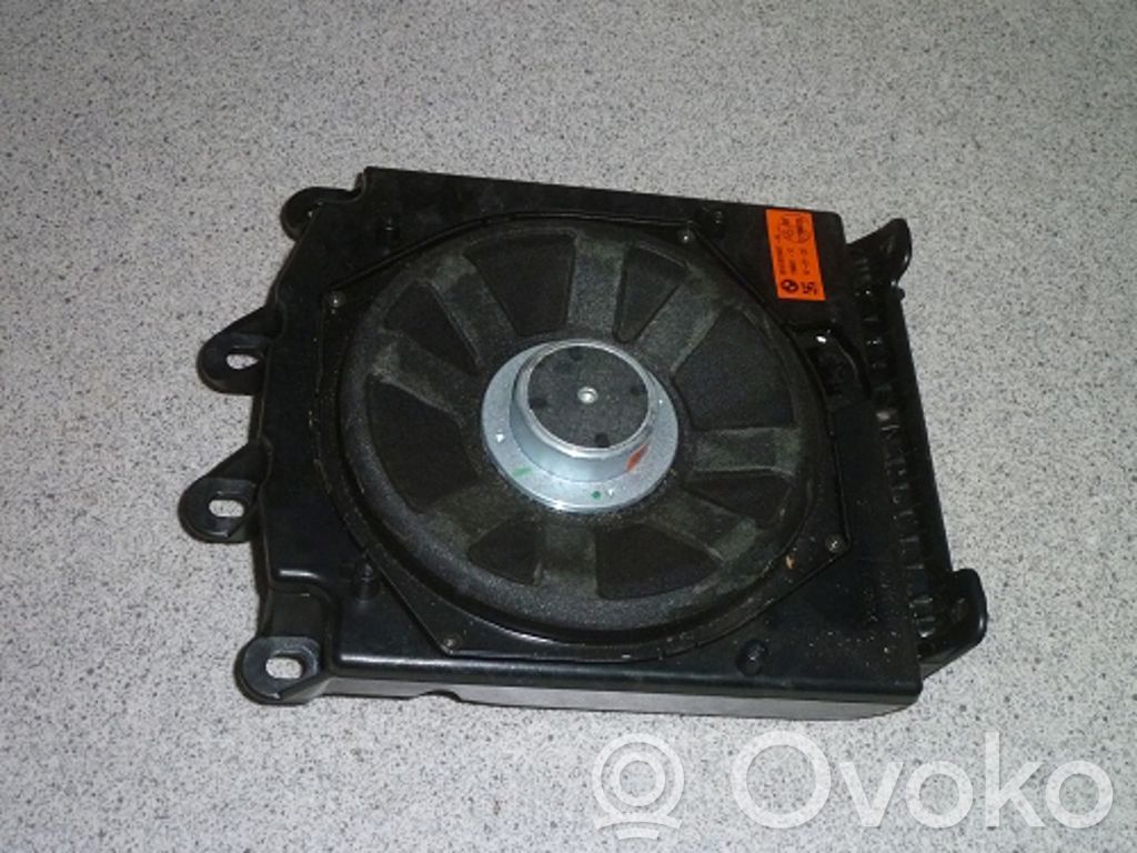 BMW 5 E60 E61 Subwoofer 