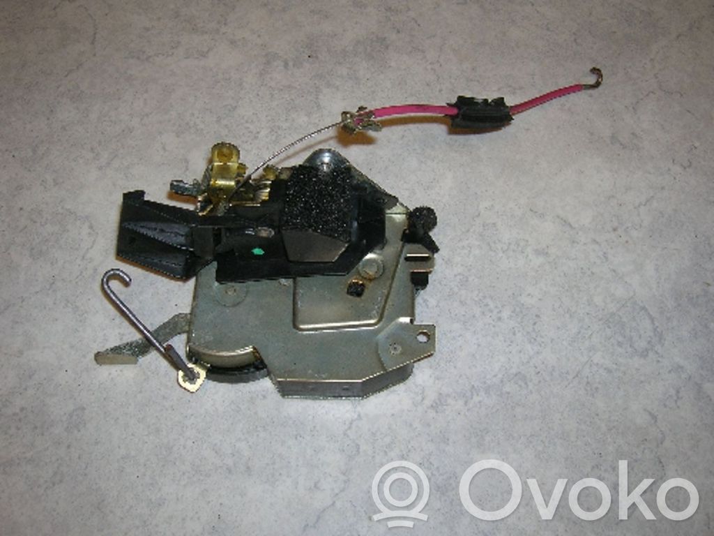 BMW 5 E34 Zamek drzwi przednich 