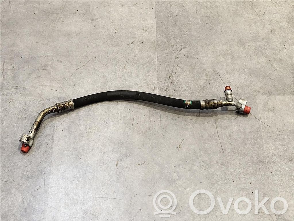 BMW 3 E46 Ilmastointilaitteen putki (A/C) 