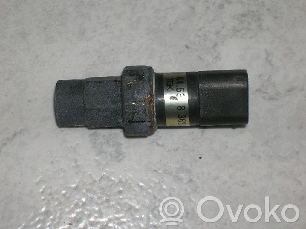 BMW 3 E36 Air conditioning (A/C) pressure sensor 