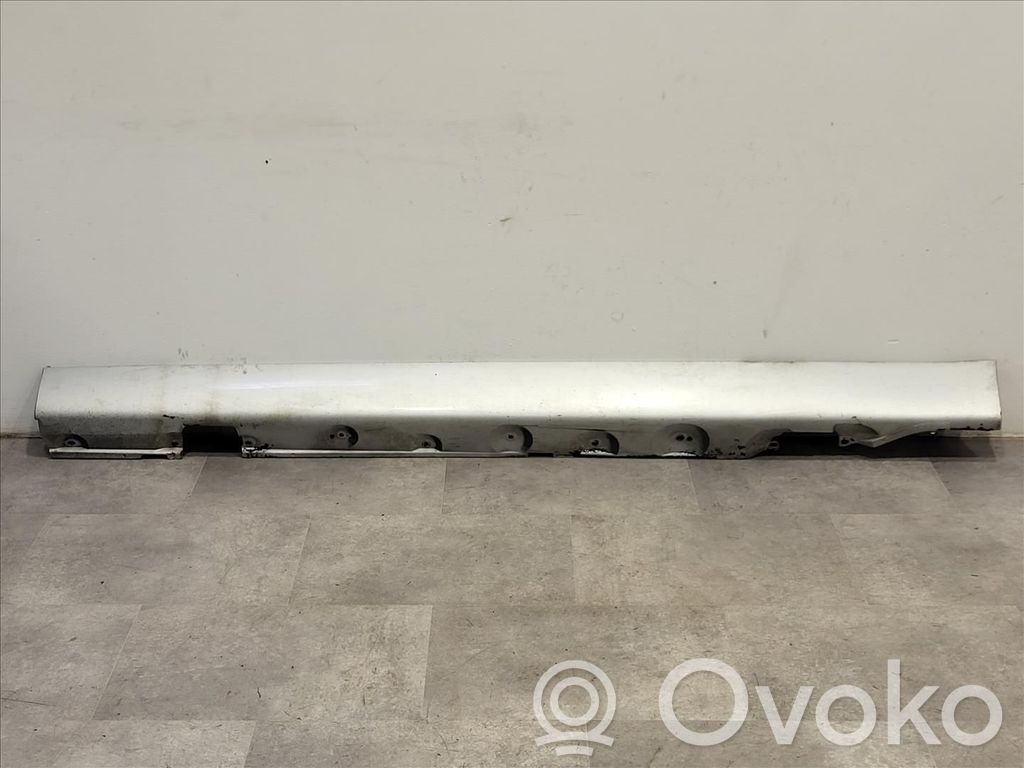 BMW 3 E46 Kampinė priekinio bamperio dalis 