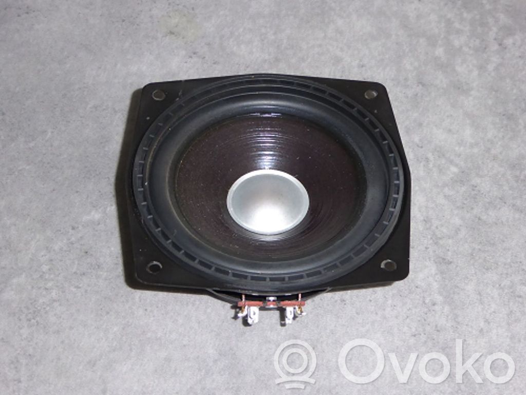 BMW 7 E38 Altavoz de la puerta delantera 
