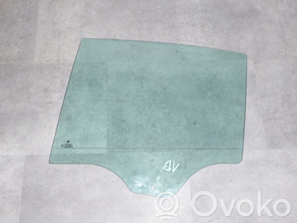 Vidrio lateral trasero   51358223809,51358223809