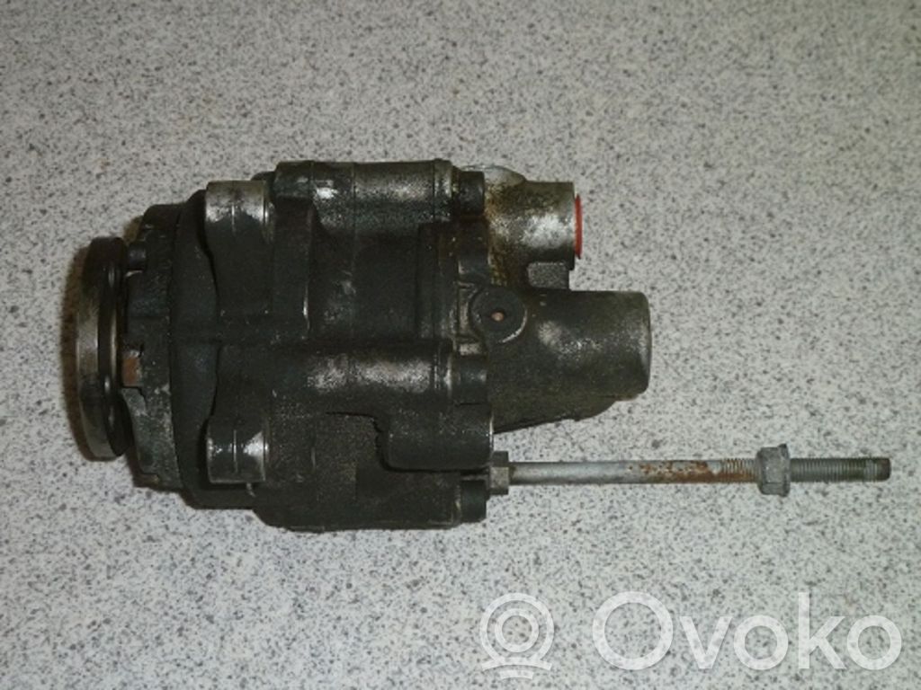BMW 7 E32 Power steering pump 