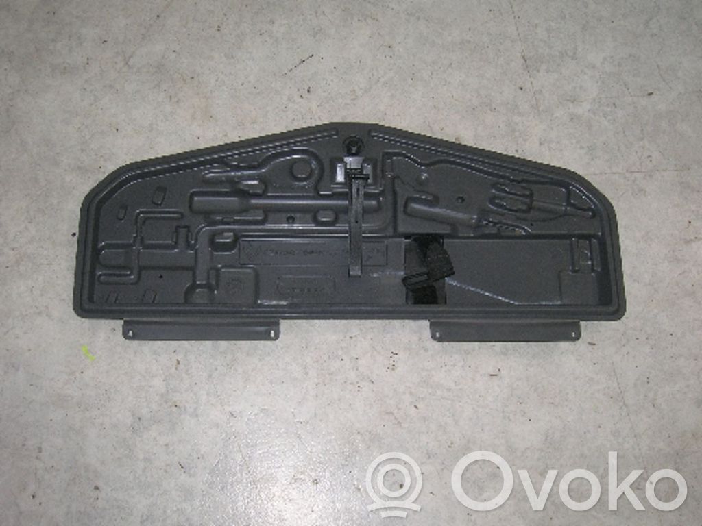 BMW 7 E38 Tool box 