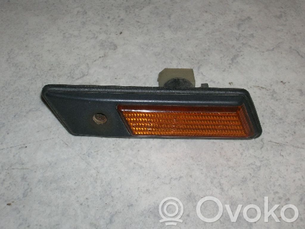 BMW 3 E36 Blinker vorne Stoßstange 