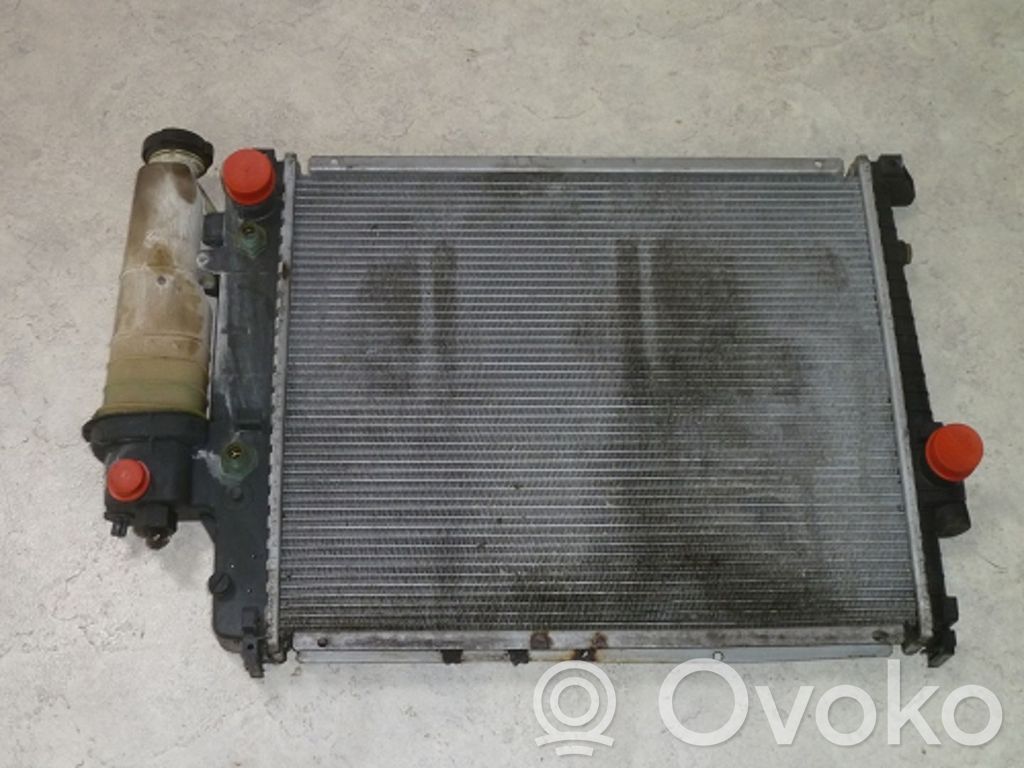 BMW 5 E34 Chłodnica 