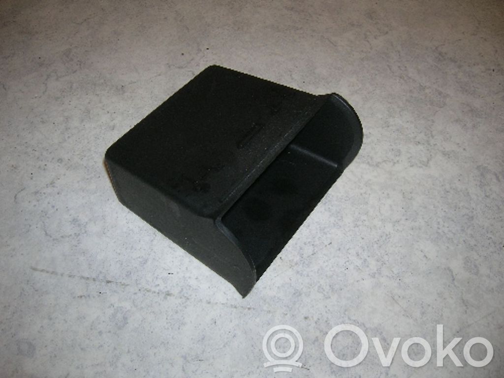 BMW 5 E34 Base/almohadilla del compartimento de almacenamiento trasero 