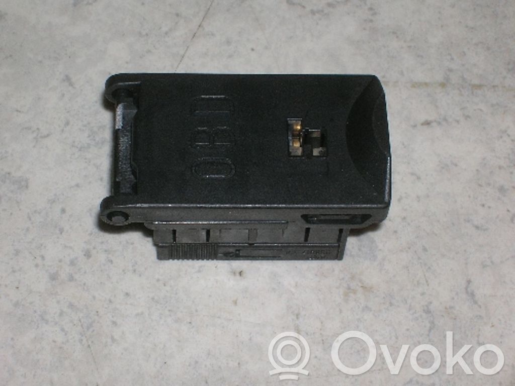 BMW 3 E46 Gniazdo ładowania samochodu elektrycznego 