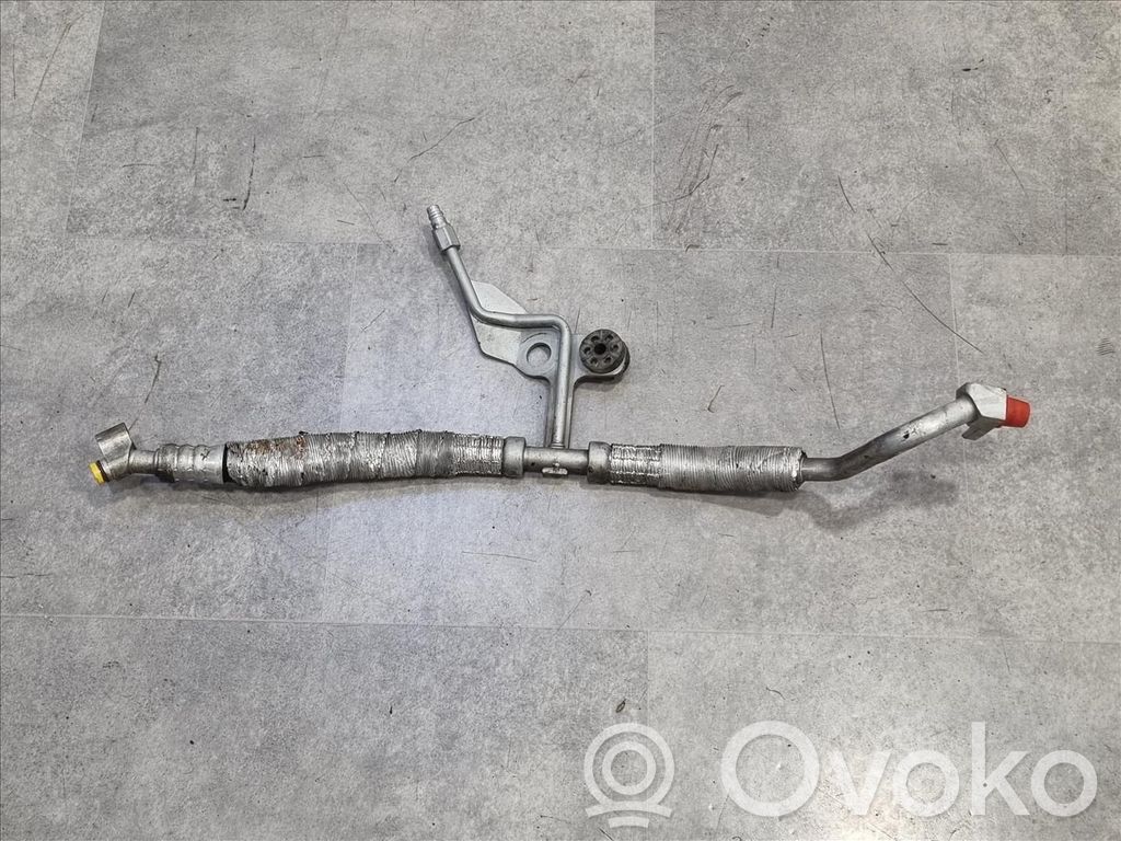 BMW 6 E63 E64 Ilmastointilaitteen putki (A/C) 