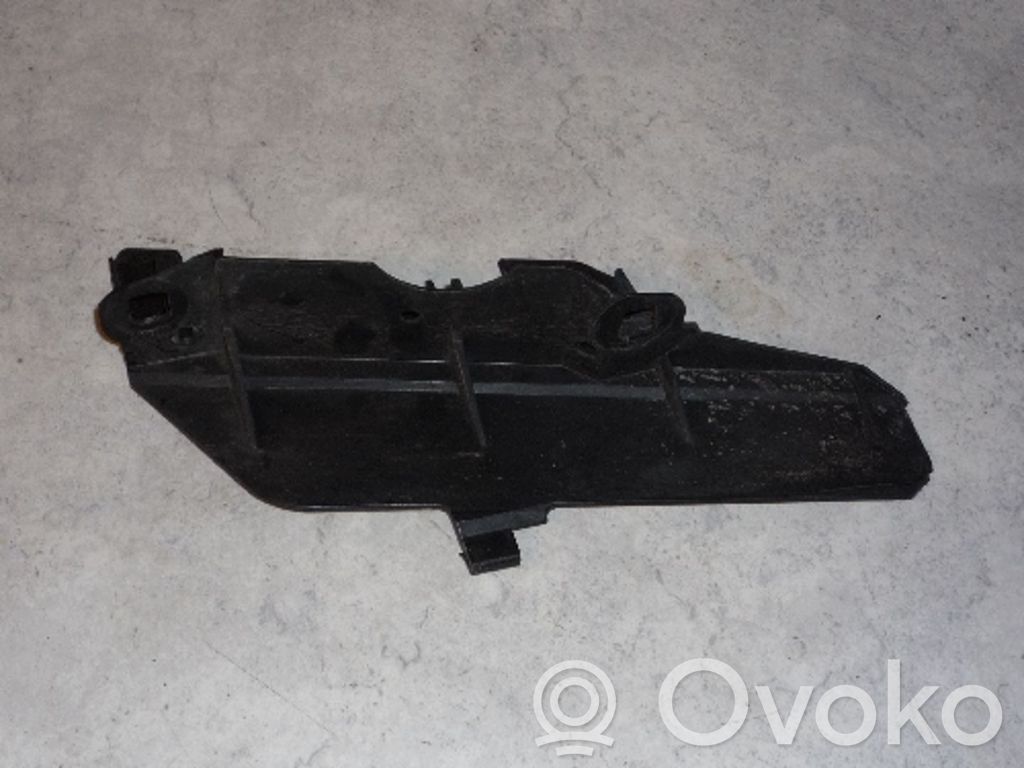BMW 7 E38 Support phare frontale 