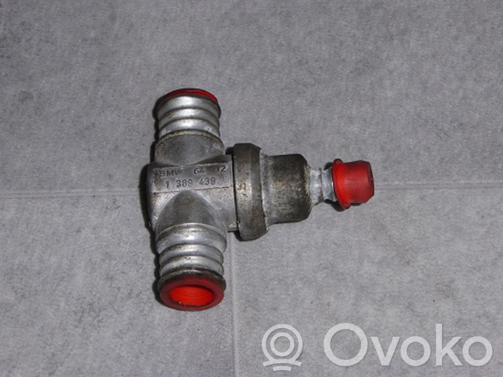 BMW 5 E34 Termostats 